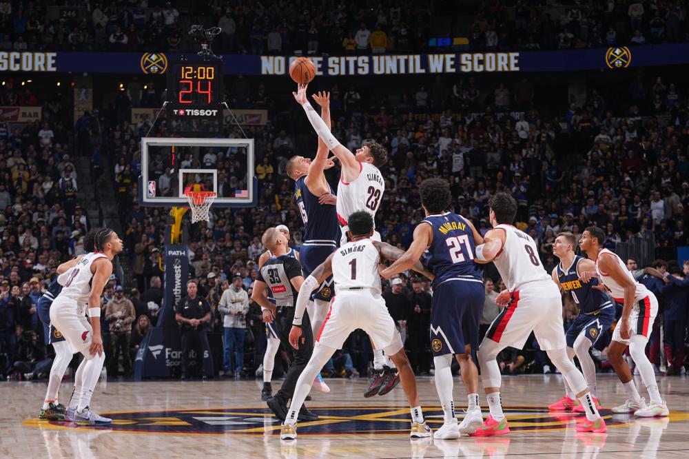 他既可以担 他既可以担