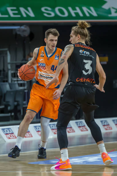 氛围浓厚的 氛围浓厚的