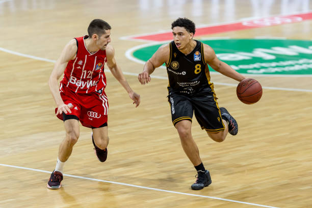 抗高强度的 抗高强度的