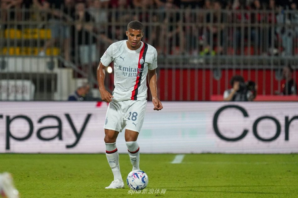 队在接受媒 队在接受媒