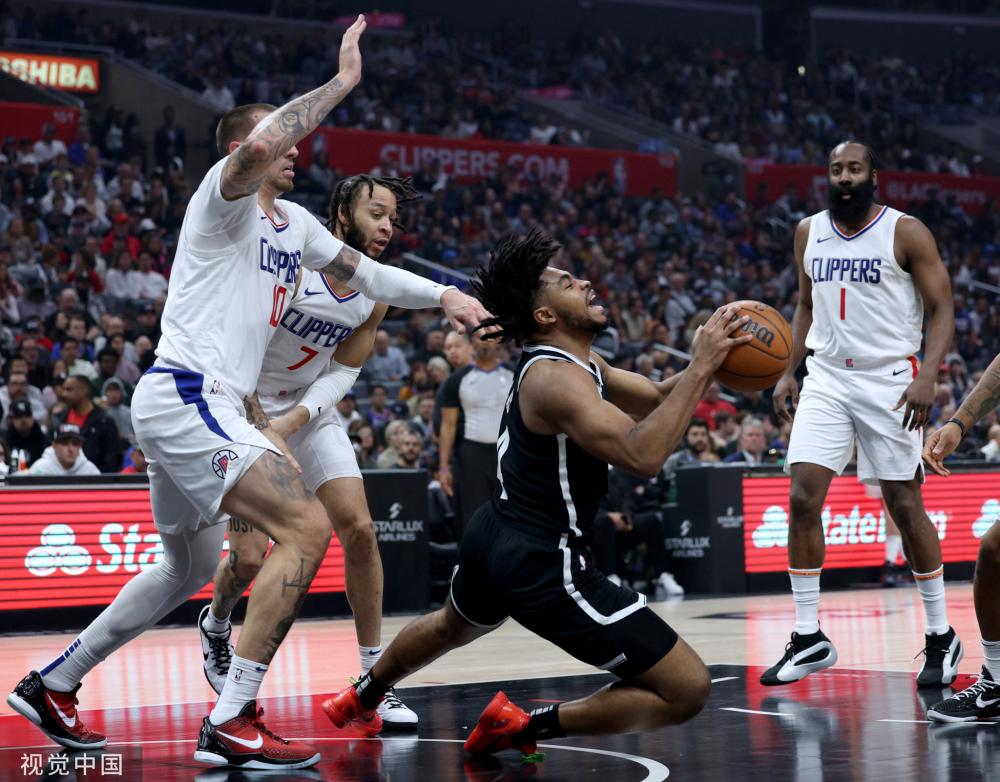 这引发了众 这引发了众