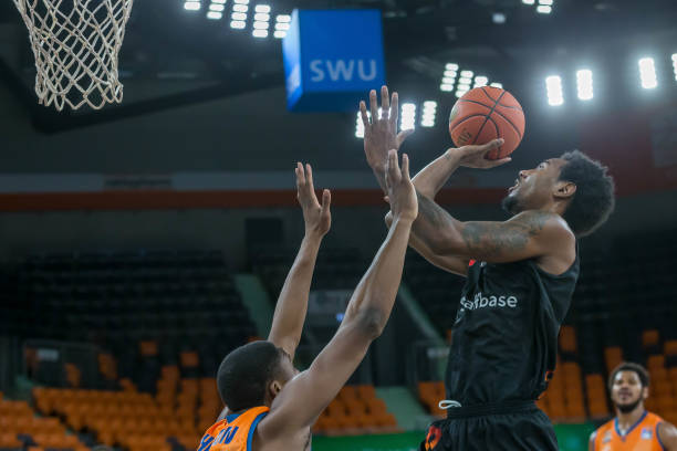 然是一名 然是一名